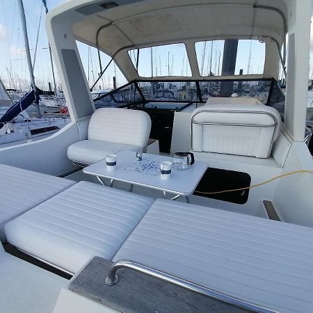 Sejour Insolite Sur Un Yacht. Bateau Hotel A Quai. Ла-Рошель Екстер'єр фото