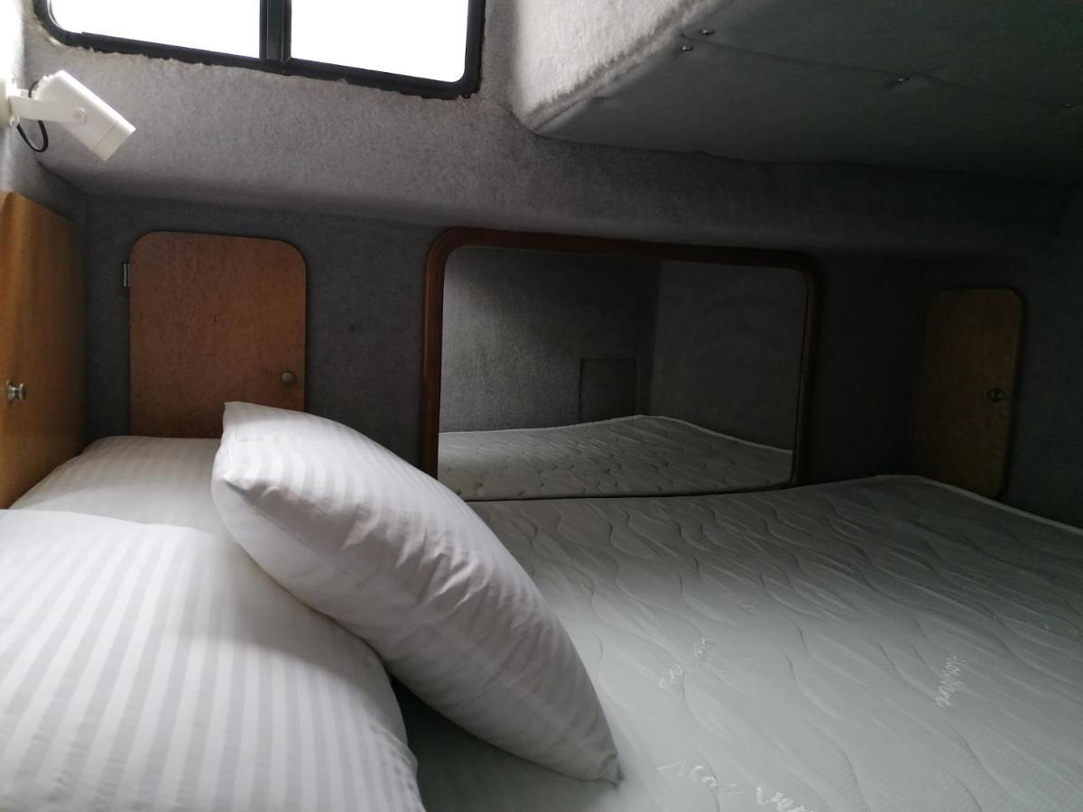Sejour Insolite Sur Un Yacht. Bateau Hotel A Quai. Ла-Рошель Екстер'єр фото