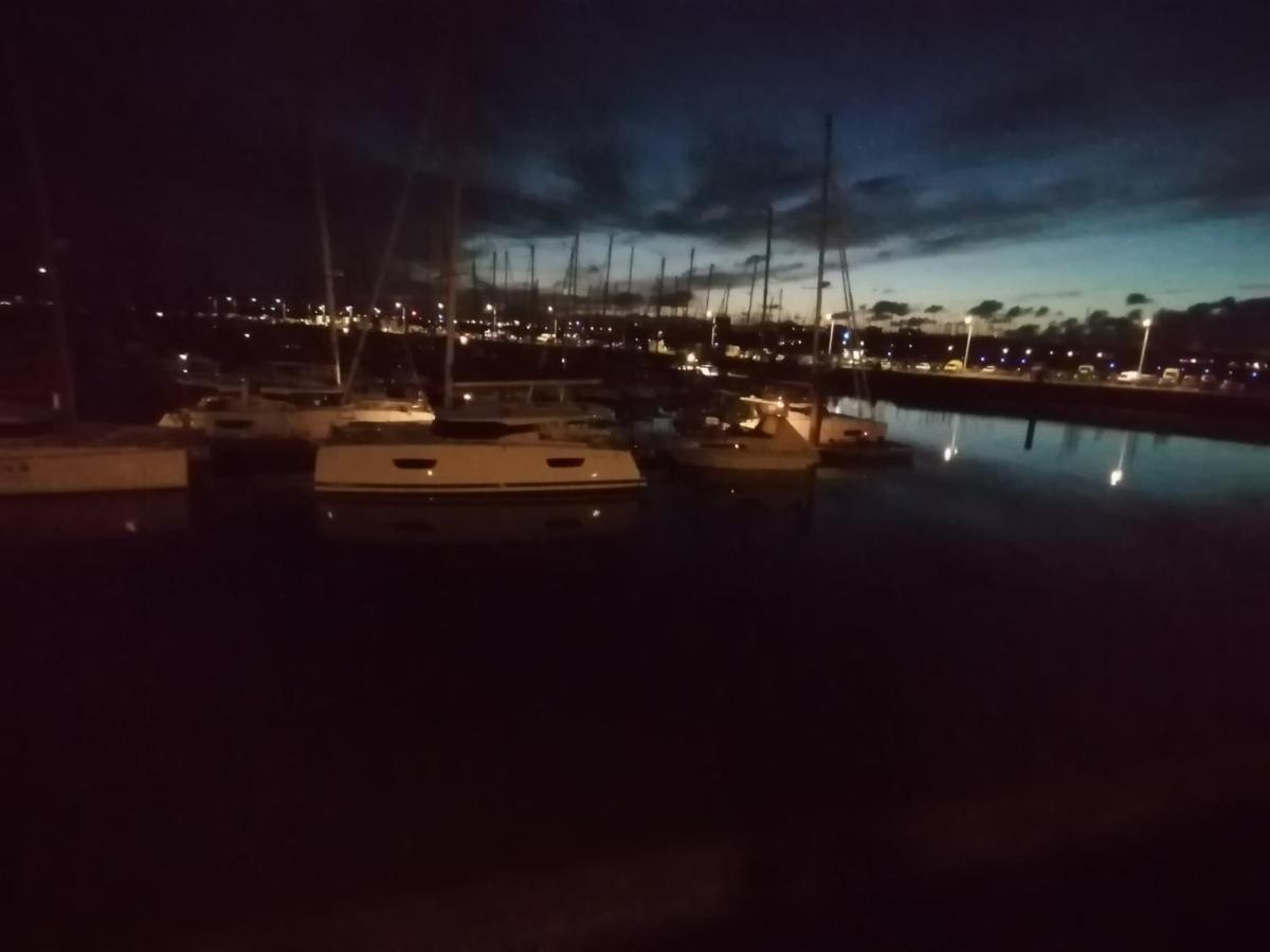 Sejour Insolite Sur Un Yacht. Bateau Hotel A Quai. Ла-Рошель Екстер'єр фото