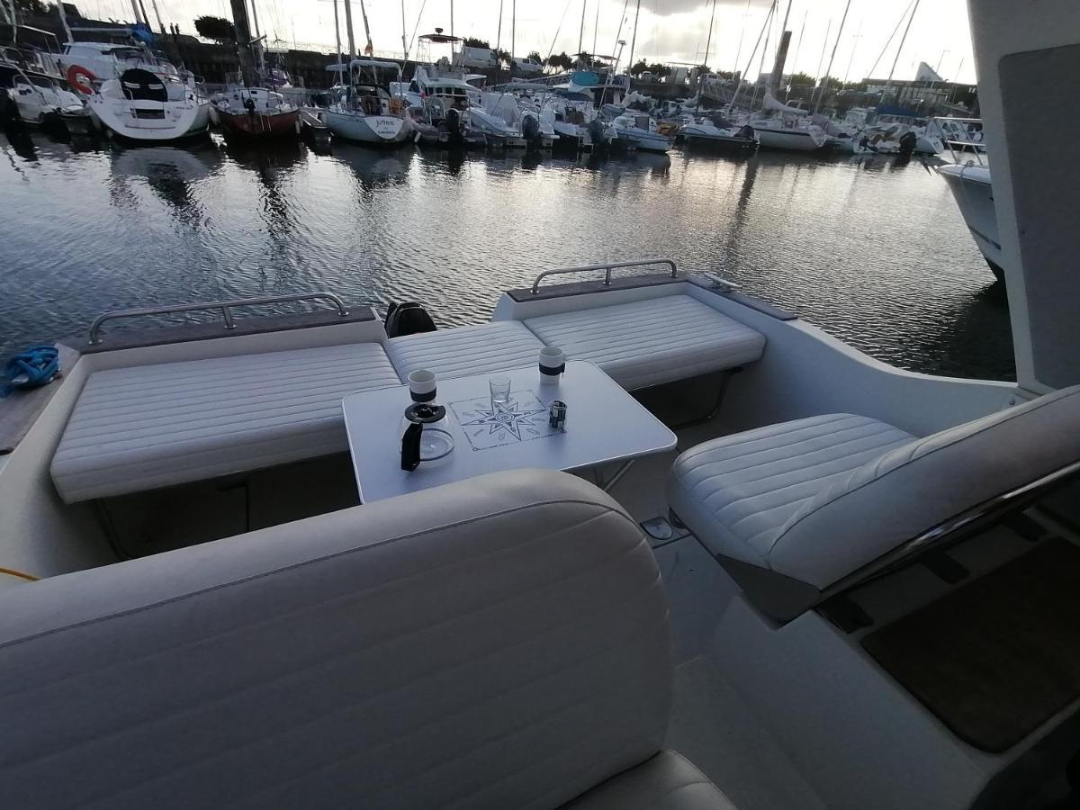 Sejour Insolite Sur Un Yacht. Bateau Hotel A Quai. Ла-Рошель Екстер'єр фото